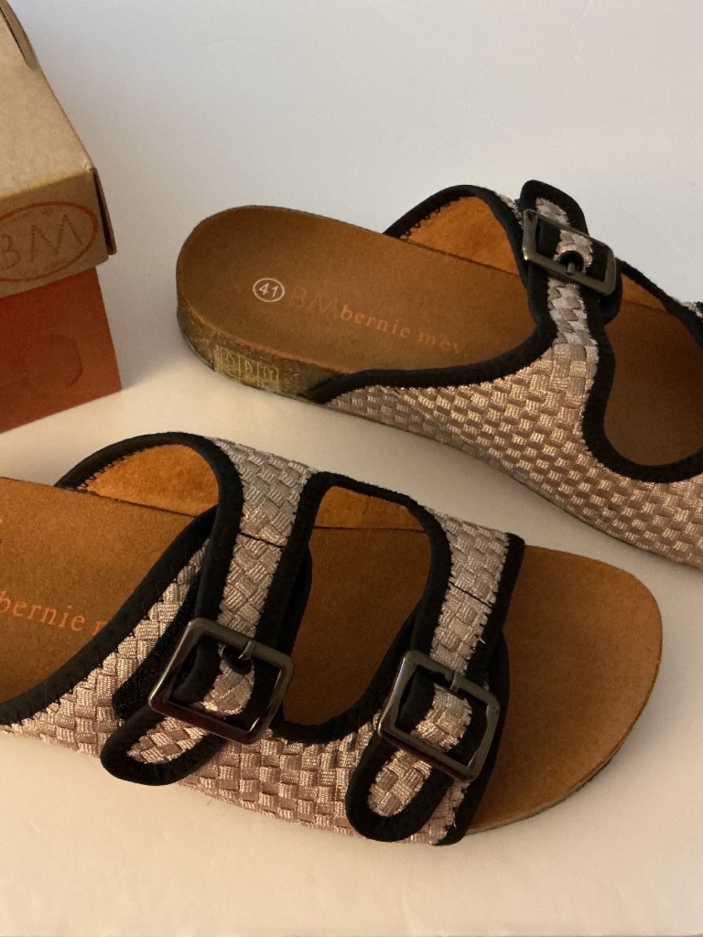 BM Bernie Mev Comfort Sandals Beige Black 41 US 10 - Hook & Eye Closure Slip-On